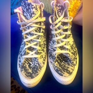 Unique CONVERSE pointed clear toe sz 8